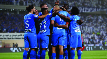 الهلال يواجه ضمك.. تعرف على موعد المباراة والقنوات الناقلة