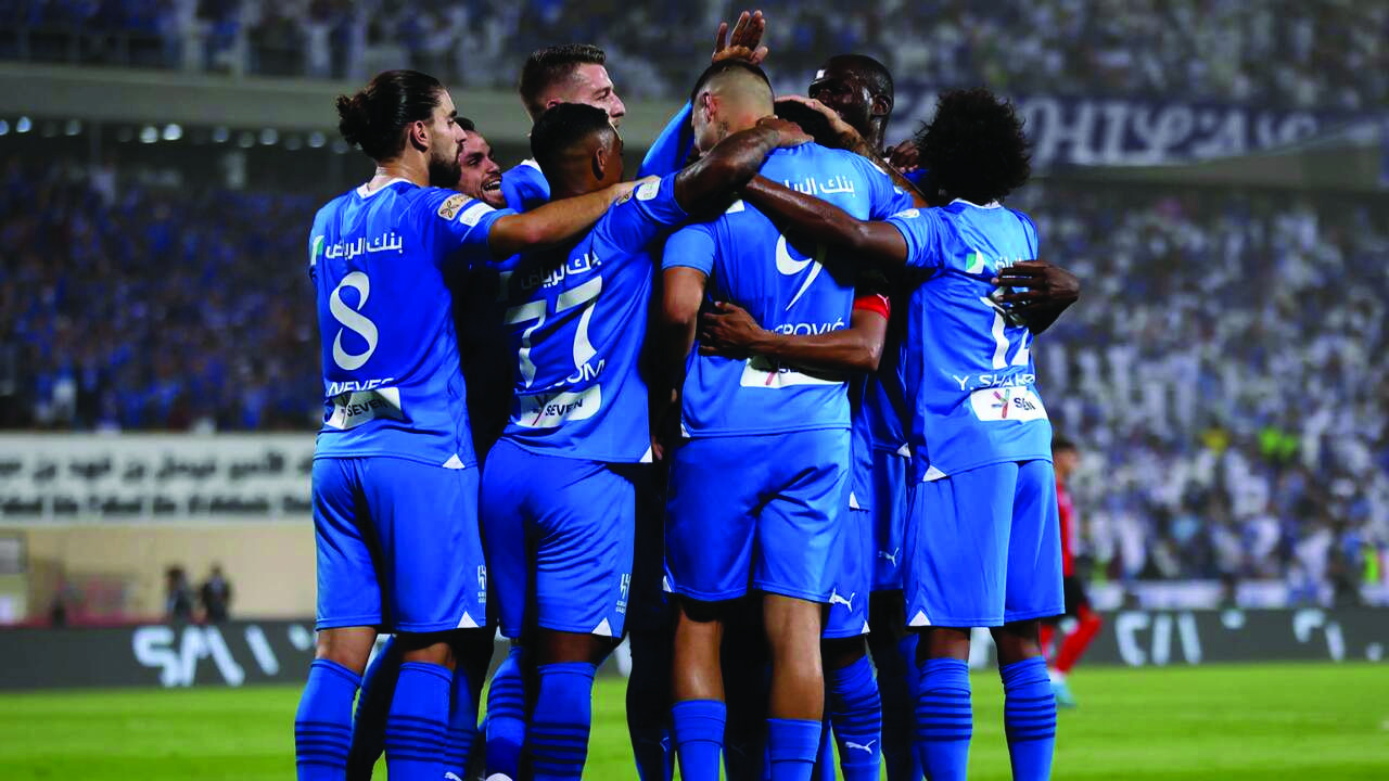 الهلال يواجه ضمك.. تعرف على موعد المباراة والقنوات الناقلة