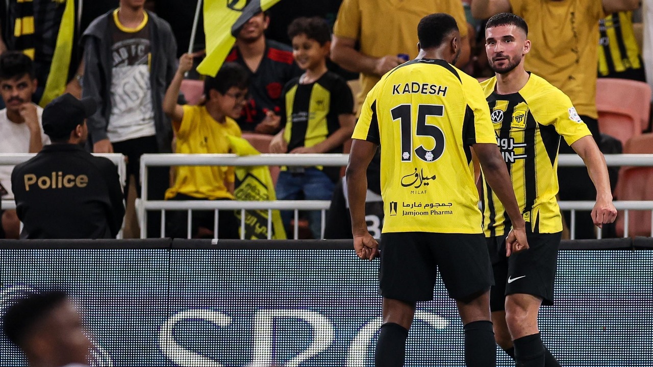 الاتحاد يتعادل مع الأخدود.. فيديو