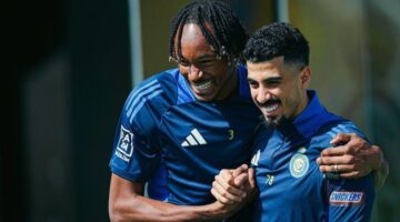 الهلال يبدأ مفاوضات مع مدافع النصر لاجامي للتعاقد