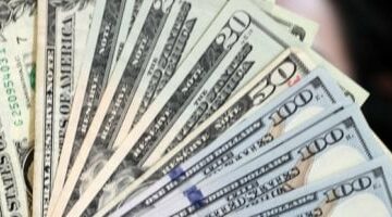 استقرار سعر الدولار فى التعاملات المسائية اليوم الإثنين 28-4-2025 –  سبق 24