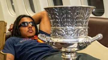 كوندي ينضم إلى قائمة تاريخية فى برشلونة بعد التتويج بكأس الملك –  سبق 24