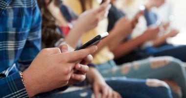 5 صفات في شخصيتك تكشفها صورتك في خلفية الموبايل.. منفتح وبتقدر الجمال – سبق 24