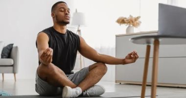 يوم الشفاء العالمى.. كيف تساعد اليوجا فى علاج الصدمات العاطفية؟ – سبق 24