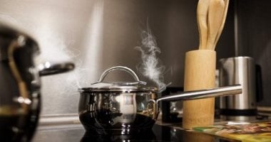 6 طرق طبيعية لتهوية المطبخ في الصيف.. بدون مروحة أو تكييف –  سبق 24