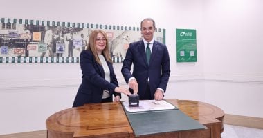 “الاتصالات” تحتفل بمرور 100 عام على إصدار أول طابع بريد تذكاري مصري –  سبق 24