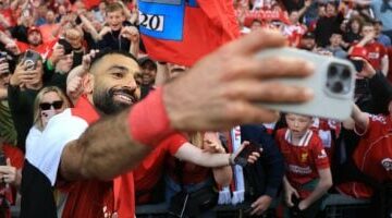 محمد صلاح يكشف سر السيلفي مع الجماهير.. ويؤكد: التتويج أمر لا يُصدق –  سبق 24