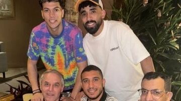 إمام عاشور وربيعة ومروان يكرمون كولر بعد رحيله عن الأهلى وقبل عودته لسويسرا.. صور –  سبق 24