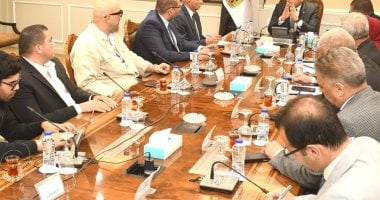 وزير الإسكان يلتقي مسئولي “منصة مصر العقارية” لاستعراض أوجه التعاون بالتحول الرقمي – سبق 24