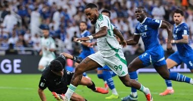 الهلال ضد الأهلى.. كبير جدة يتقدم على الزعيم 2-1 فى الشوط الأول “فيديو” –  سبق 24