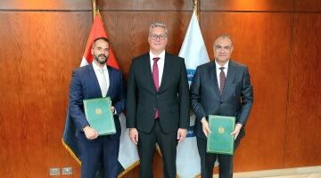 البترول: توقيع مذكرة تفاهم بين ايجاس واكسون موبيل لأسس نظام الاتفاقيات الجديد –  سبق 24