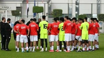 أسامة نبيه يحذر لاعبى المنتخب من سيراليون ويطالبهم بالالتزام والأداء الجماعى –  سبق 24