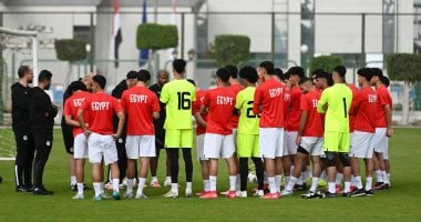 أسامة نبيه يحذر لاعبى المنتخب من سيراليون ويطالبهم بالالتزام والأداء الجماعى – سبق 24