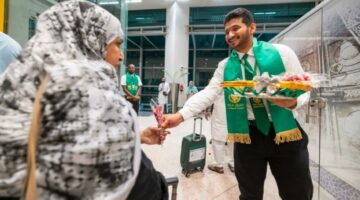 صور| مغادرة أولى رحلات المستفيدين عبر مبادرة “طريق مكة” من باكستان