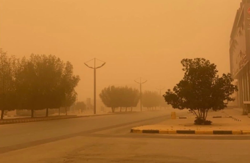 حتى 3 صباحًا.. أتربة مثارة على أجزاء من منطقة الرياض