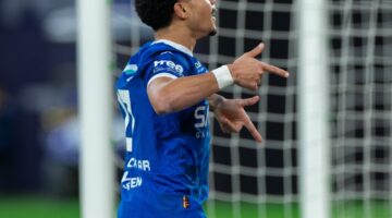 غضب وبكاء.. ماذا فعل كايو سيزار بعد استبداله في مباراة الهلال والأهلي؟ ـ عاجل