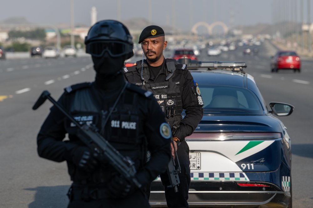 مكة المكرمة.. ضبط 4 وافدين لنشرهم إعلانات حملات حج وهمية