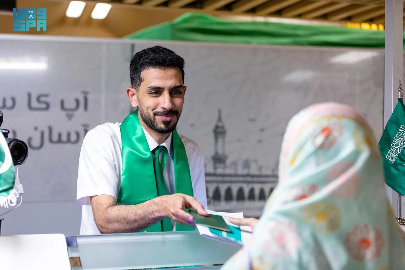 مبادرة طريق مكة تطلق رحلتها الأولى من كراتشي