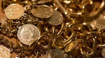 أسعار الذهب تواصل الانخفاض خلال التعاملات المسائية اليوم الخميس