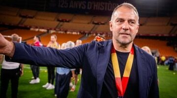 رئيس برشلونة يعلن تجديد عقد فليك حتى 2027 –  سبق 24
