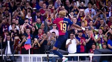 لامين يامال يرتدى الرقم 10 ويوقّع عقدا تاريخيا مع برشلونة فى عيد ميلاده الـ18 –  سبق 24