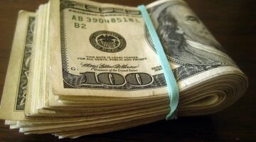 سعر الدولار اليوم الأربعاء في البنوك والسوق السوداء 21 – 5 – 2025