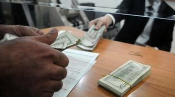 سعر الدولار اليوم السبت 10-5-2025 بالبنك التجارى 50.57 جنيه للشراء –  سبق 24