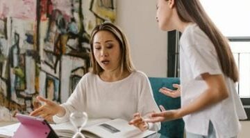 بتتوترى وقت امتحانات ولادك.. استشارى يضع روشتة تساعدك على الاسترخاء –  سبق 24