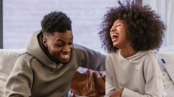 اليوم العالمي للضحك.. 4 أبراج بتحب الضحك والفرفشة وملهاش في النكد –  سبق 24
