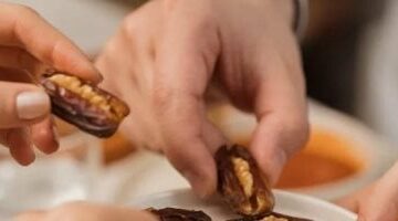 تفسير حلم أكل العجوة مع صديق.. بشرى بالمنفعة والرزق الوفير –  سبق 24