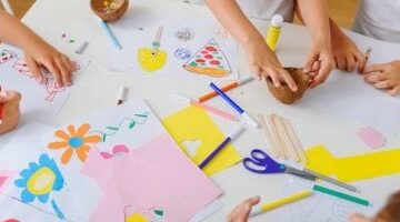 اليوم العالمي لفن الكولاج.. 5 فوائد تعود على الطفل من ممارسته بشكل منتظم –  سبق 24