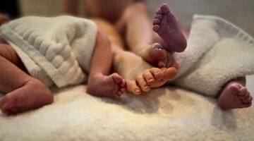 تعرف على اسمى توأم آمبر هيرد.. صورة –  سبق 24