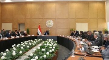 وزير الكهرباء يتابع مشروعات دعم الشبكة القومية وإضافة قدرات لمشروعات التنمية الزراعية –  سبق 24