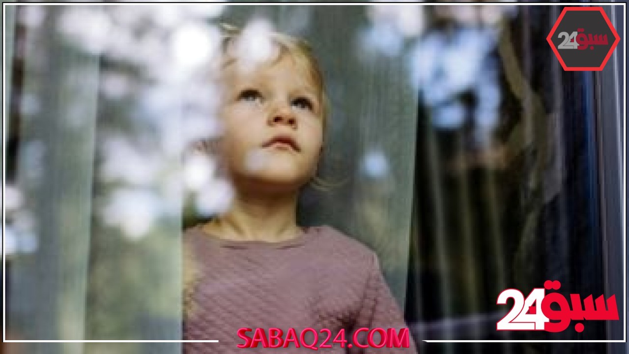 8 علامات على تعرضك للإهمال العاطفي فى الطفولة.. ما بتعرفش تطلب حاجة من حد – سبق 24