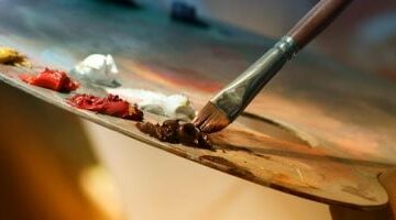 يوم الرسم.. 6 أبراج بتعبر عن مشاعرها برسم لوحات فنية مبهجة –  سبق 24