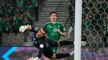 الأهلي يزيد أوجاع الخلود في الدوري السعودي برباعية مثيرة.. فيديو –  سبق 24