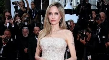 تفاصيل إطلالة أنجلينا جولي وإيما ستون بمهرجان كان السينمائى.. صور –  سبق 24