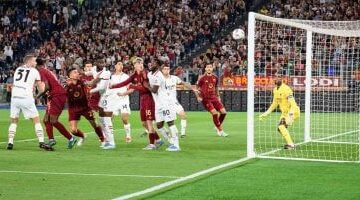 شوط ناري بين روما ضد ميلان في الدوري الإيطالي.. فيديو –  سبق 24