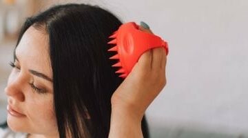أفضل 5 زيوت طبيعية لتغذية فروة الرأس.. استخدمى الأنسب لنوع شعرك –  سبق 24