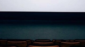 تفسير حلم الذهاب للسينما.. شعور بالعزلة أو قلق من قرار ما أبرز التأويلات –  سبق 24