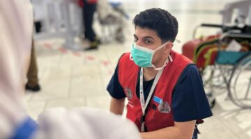 الهلال الأحمر بمكة.. 2762 متطوعًا يقدّمون أكثر من 16 ألف ساعة