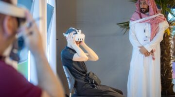 كوسوفو.. “جسور” ينقل الزوار إلى رحاب الحرمين بـ”الواقع الافتراضي”
