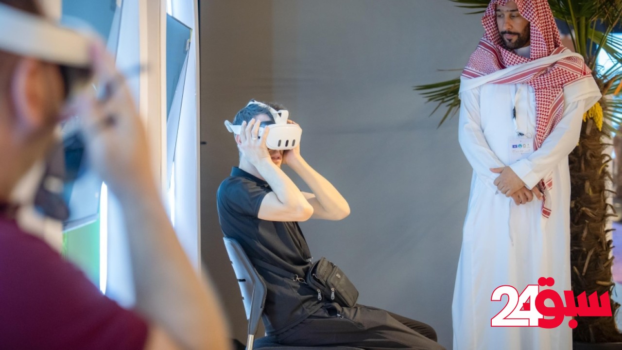 كوسوفو.. “جسور” ينقل الزوار إلى رحاب الحرمين بـ”الواقع الافتراضي”