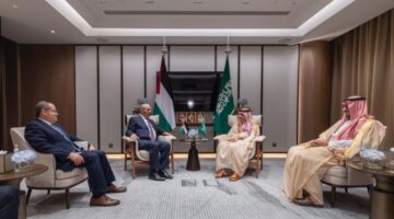وزير الخارجية يبحث تطورات الأوضاع مع نائب رئيس دولة فلسطين