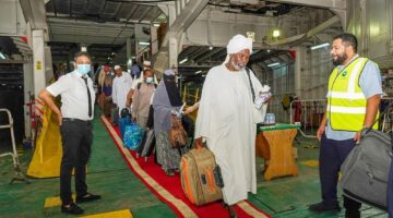 ميناء جدة الإسلامي يستقبل أولى طلائع الحجاج لعام 1446هـ