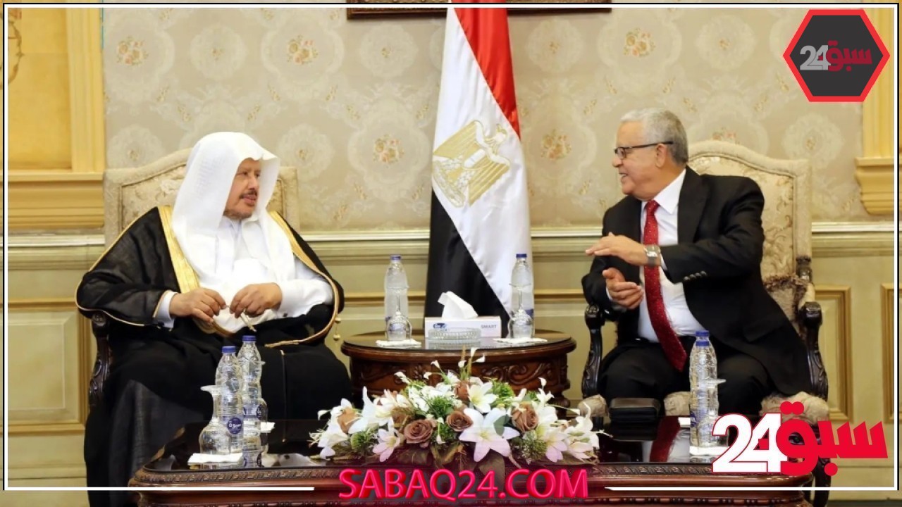 يجري مباحثات ولقاءات.. رئيس مجلس الشورى يصل مصر في زيارة رسمية