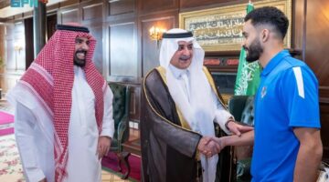 أمير تبوك يستقبل نادي نيوم بمناسبة تتويجه بلقب دوري يلو