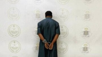 ضبط مقيم لارتكابه نصب واحتيال بنشر إعلانات لحملات حج وهمية