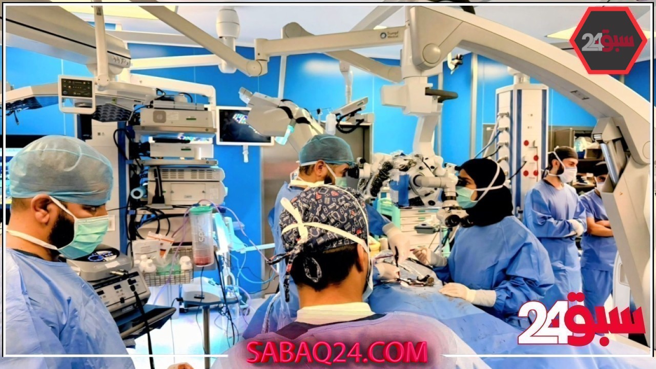 جراحة دقيقة تنقذ حاجة إندونيسية من ورم دماغي في المدينة المنورة