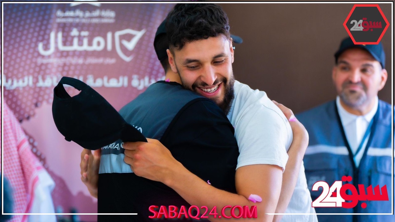 شاب بلجيكي يقطع آلاف الكيلومترات على دراجة لأداء الحج